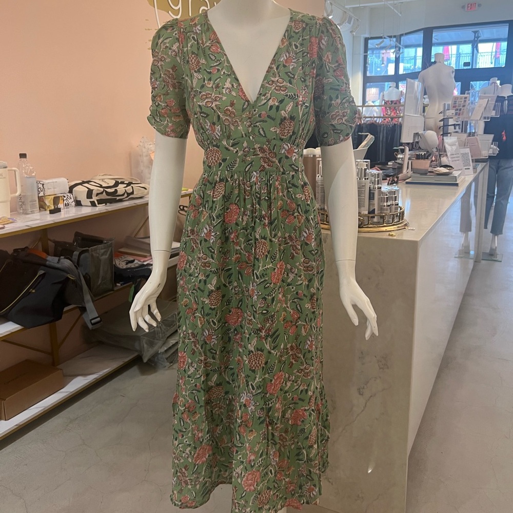 Size small xirena dress! Beautiful condition & many compliments